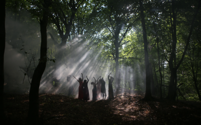 Mai 2021 : fécondité, magie des plantes et esprits de la nature