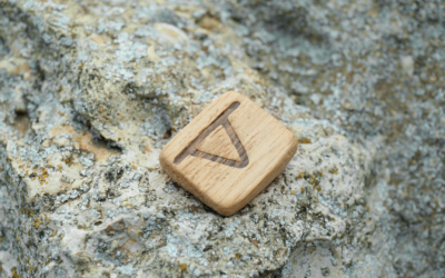 La Rune Thurisaz : Symbole de Protection, de Confrontation et de Pouvoir